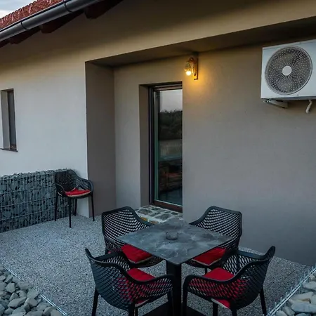 Leskovar Apartamento *